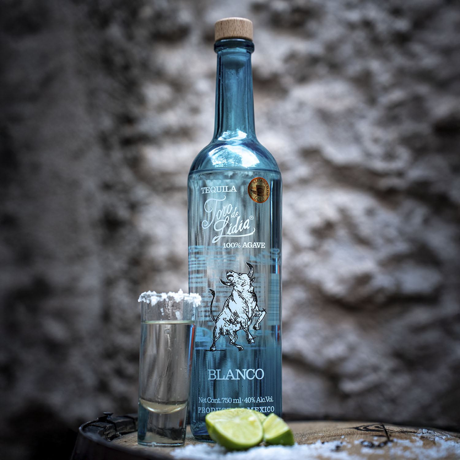 Tequila-Blanco-Toro-de-Lidia--2