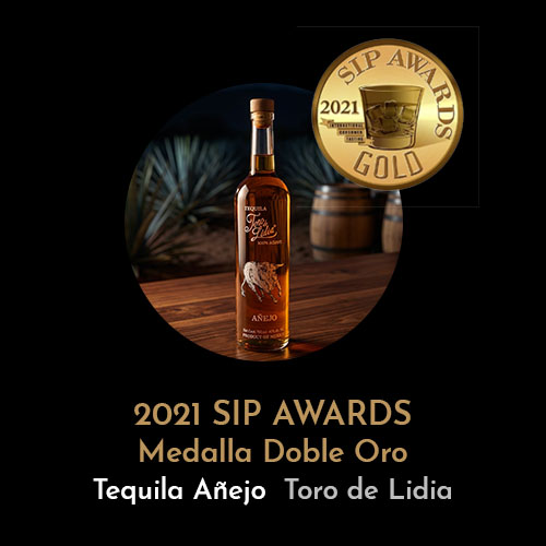 premio_2021 SIP Award - medalla doble oro - tequila toro de lidia - tequila anejo