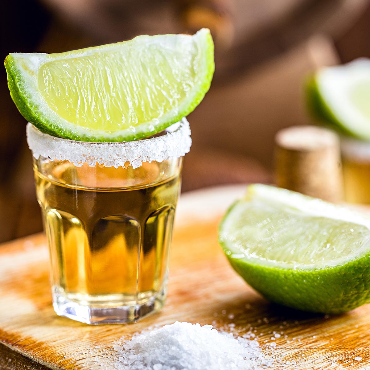 tequila-cups-with-lemon